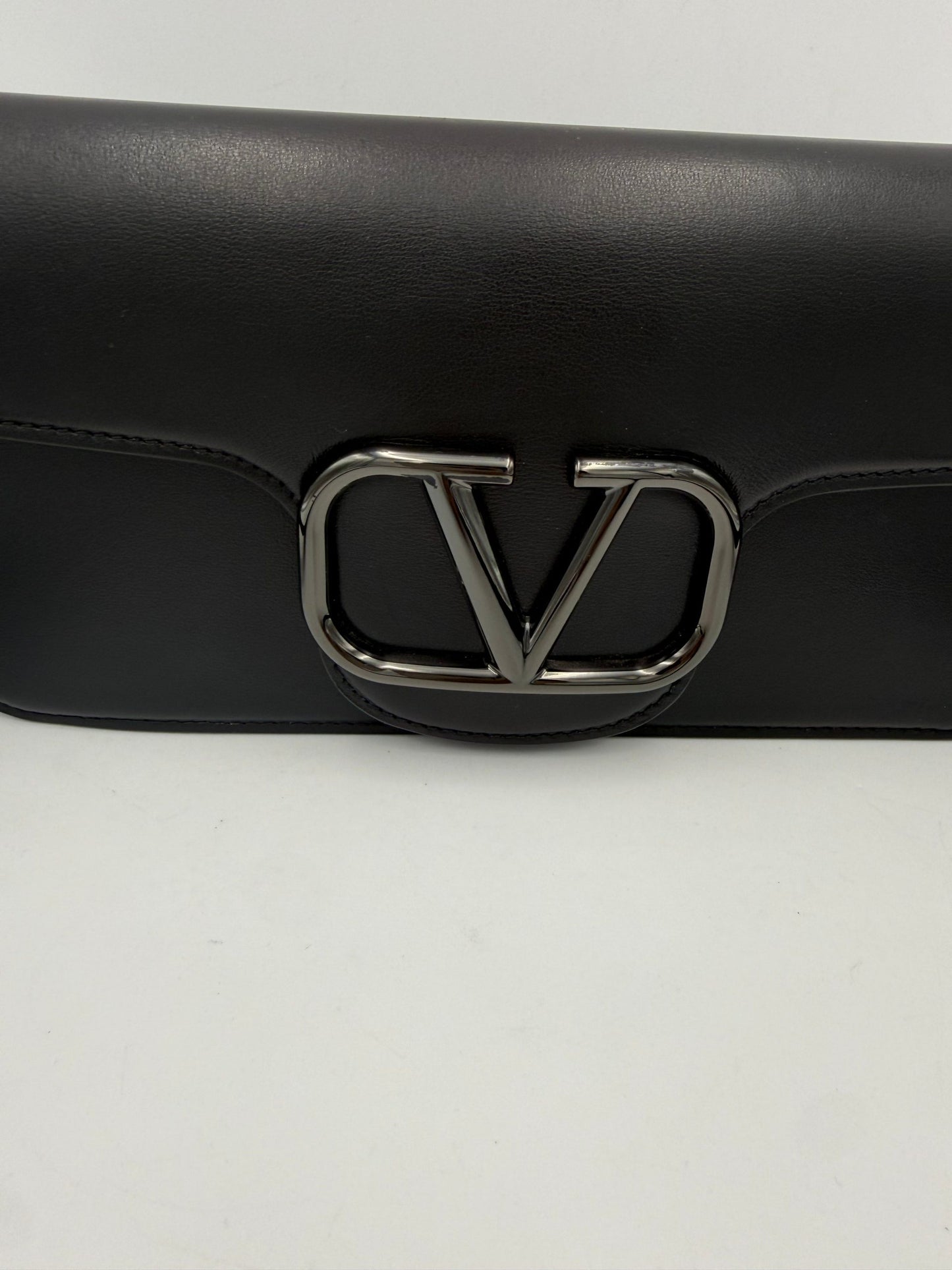 Valentino Garavani VALENTINO GARAVANI VLOGO Black Handbag