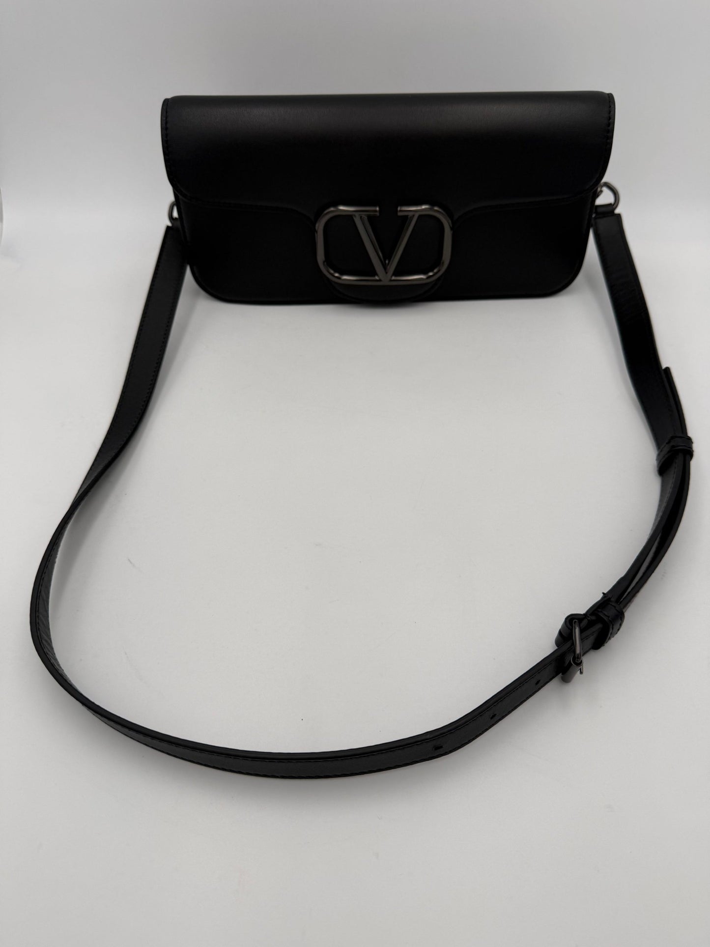 Valentino Garavani VALENTINO GARAVANI VLOGO Black Handbag