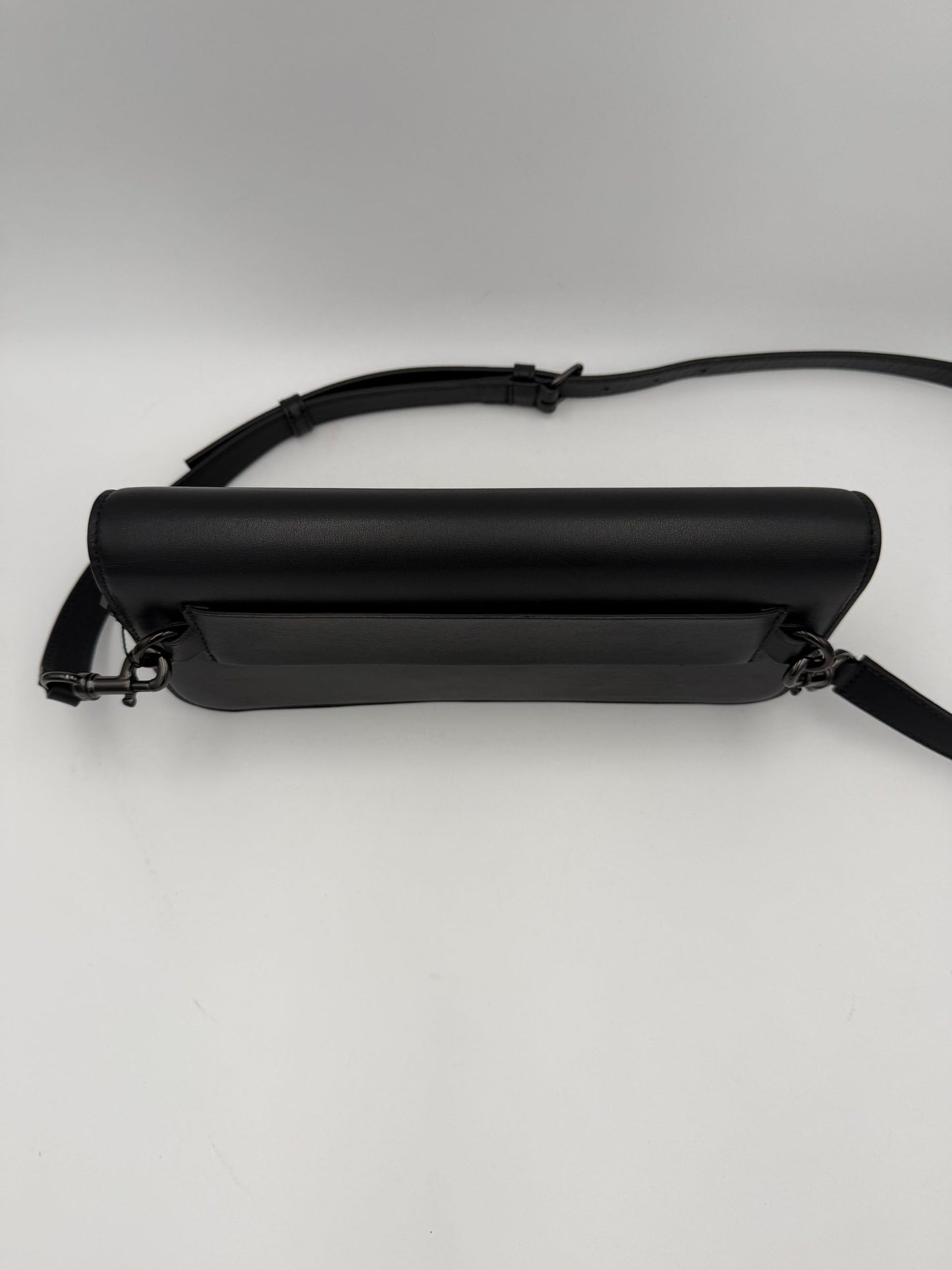 Valentino Garavani VALENTINO GARAVANI VLOGO Black Handbag