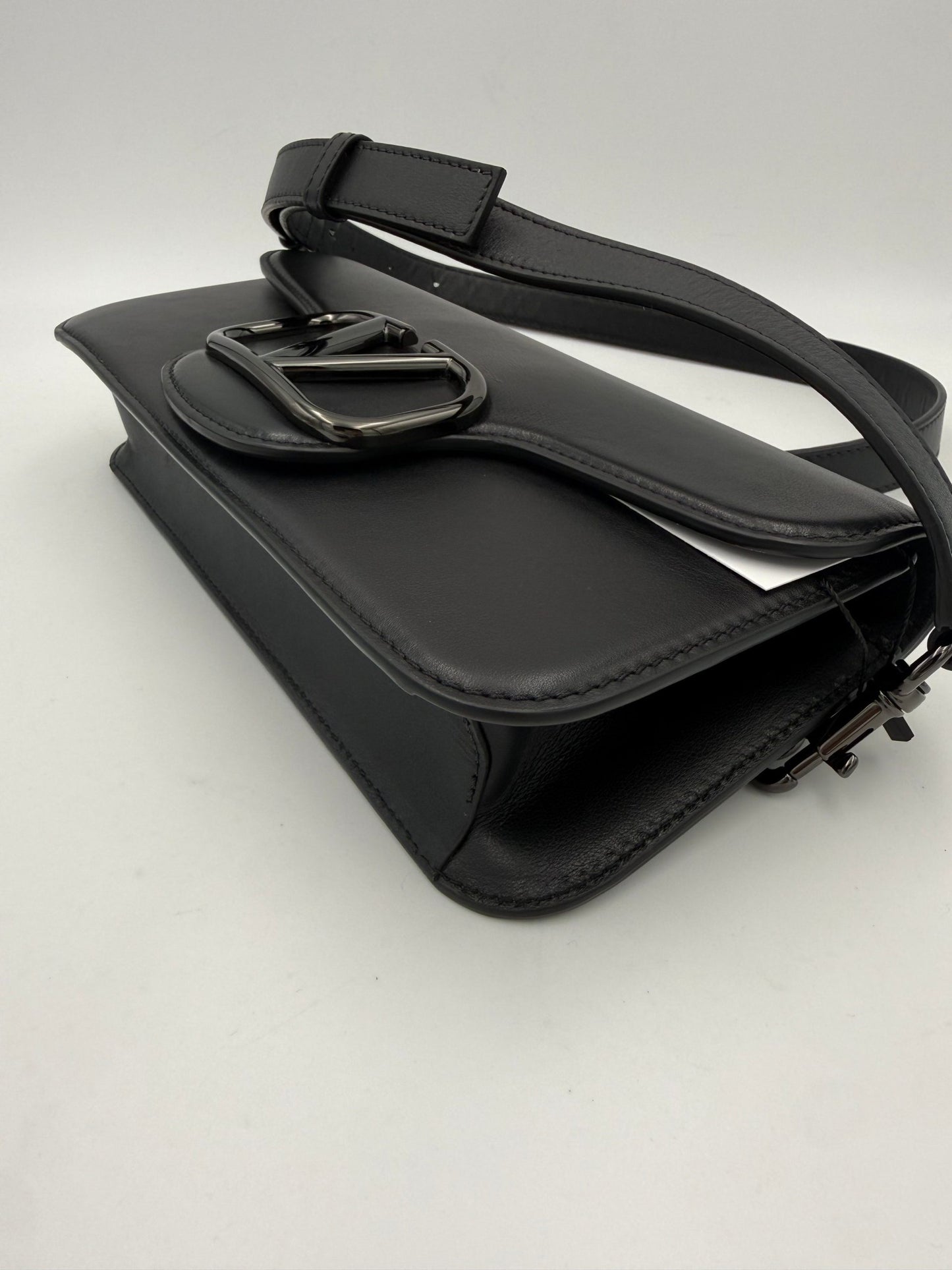 Valentino Garavani VALENTINO GARAVANI VLOGO Black Handbag