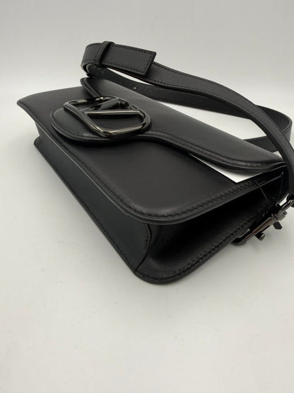 Valentino Garavani VALENTINO GARAVANI VLOGO Black Handbag