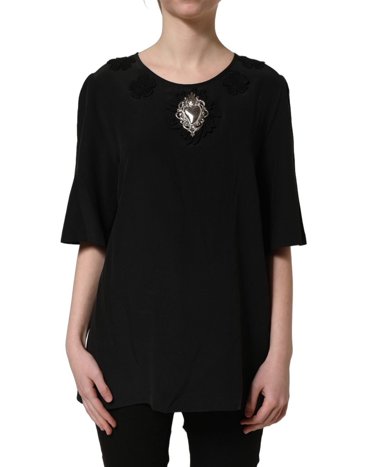 Dolce & Gabbana Schwarze Seidenbluse mit Blumenmuster und Herzapplikation