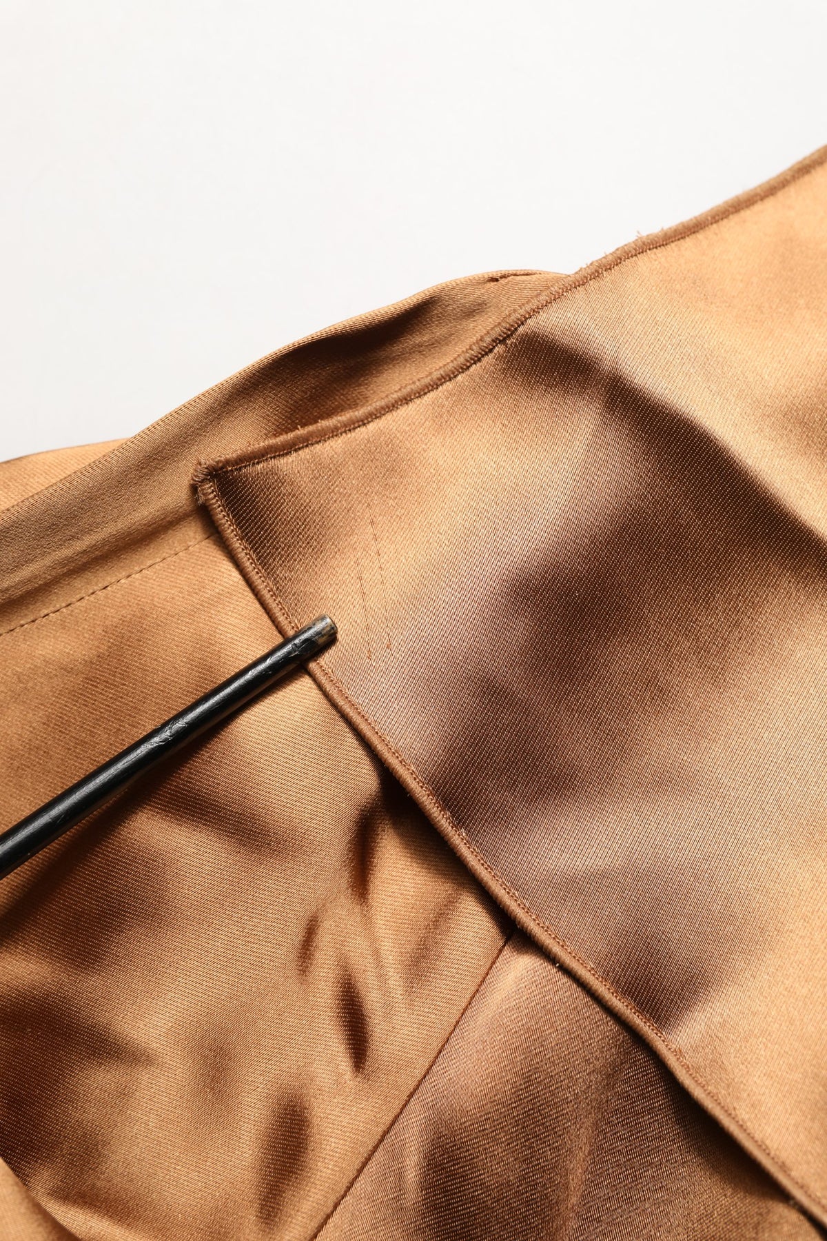 Emporio Armani Braun Satin Azetat Wickel-Minikleid mit Gürtel
