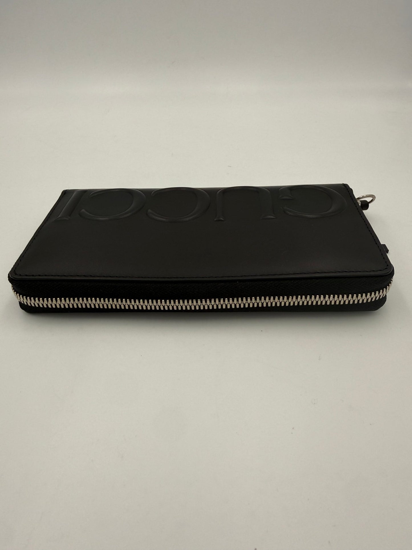 Gucci GUCCI Zip Black Front Logo Embossed Wallet