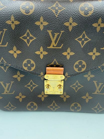 Louis Vuitton LOUIS VUITTON METIS Monogram Handbag