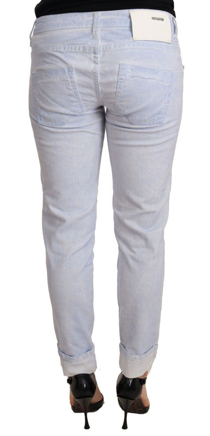Acht Hellblaue Skinny Jeans aus Baumwolle mit umgeschlagenem Saum für Damen
