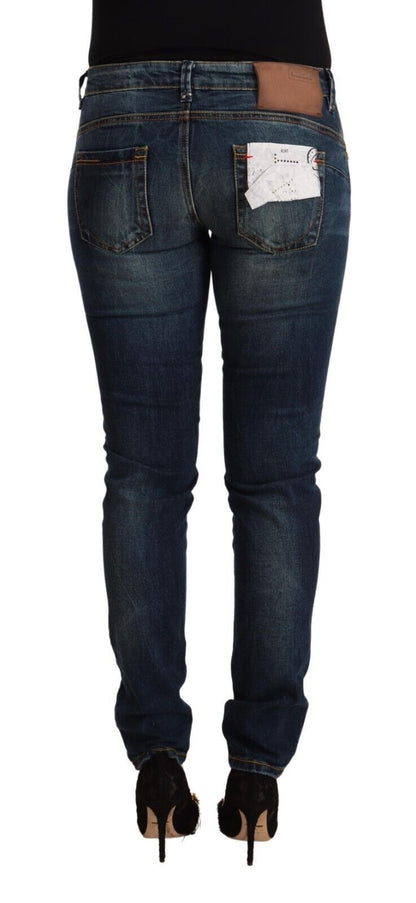 Acht – Slim Fit Jeans aus gewaschener Baumwolle mit niedriger Taille in Blau