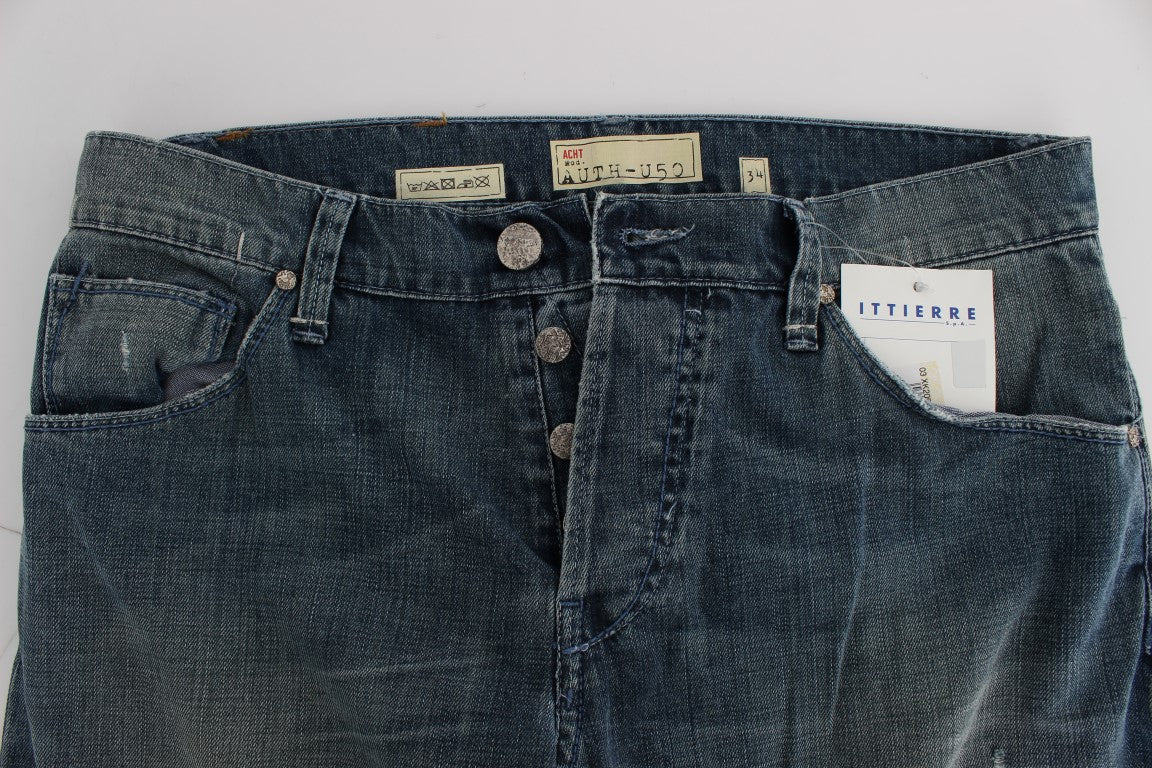 Acht Jeans aus Baumwolldenim in normaler Passform in blauer Waschung