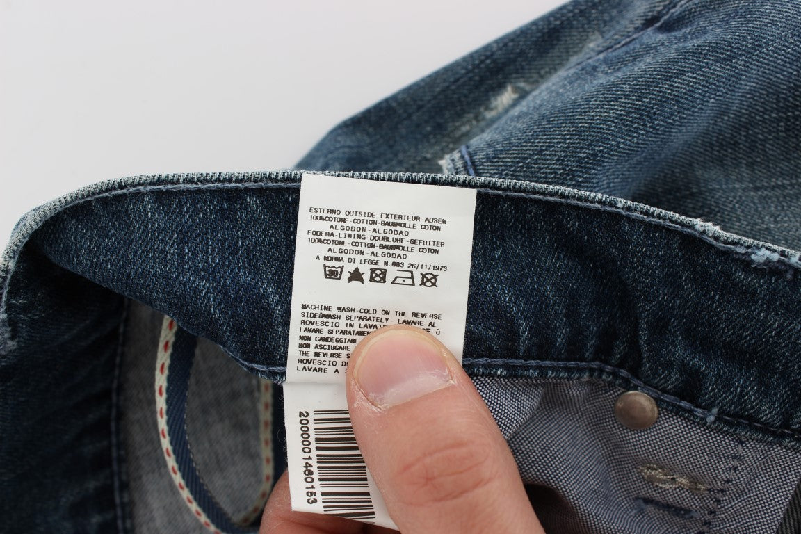 Acht Jeans aus Baumwolldenim in normaler Passform in blauer Waschung