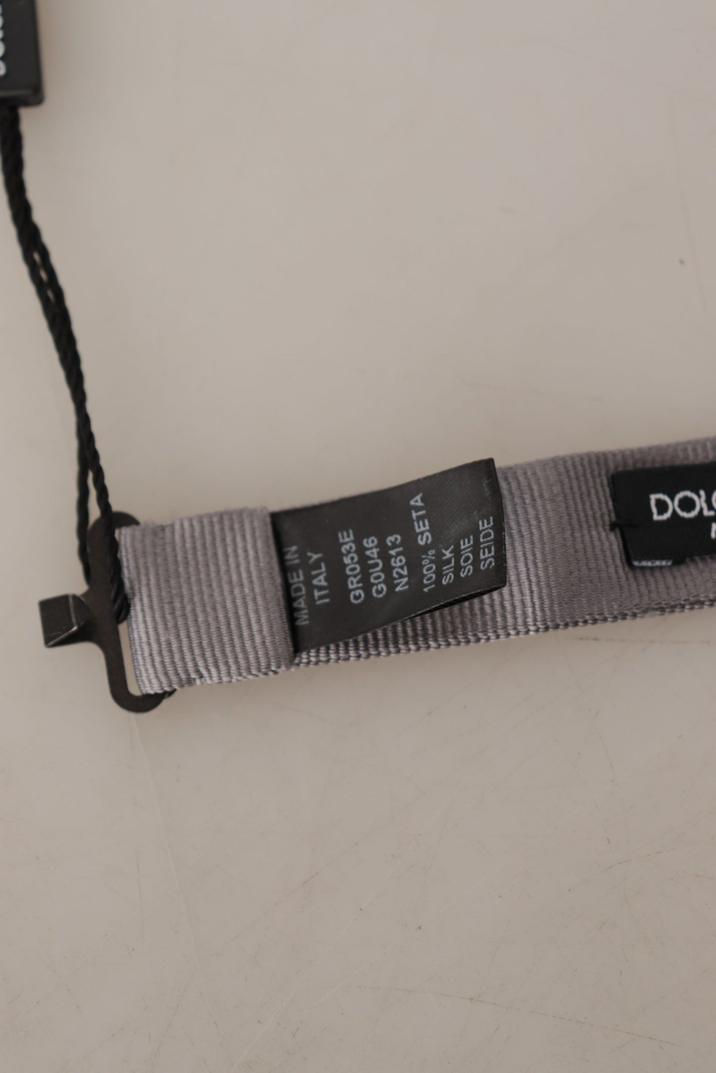 Dolce &amp; Gabbana – Graue Papillon-Krawatte aus 100 % Seide mit verstellbarem Hals