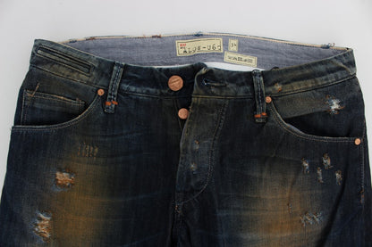 Acht Regular Straight Fit Jeans aus Baumwolle in blauer Waschung