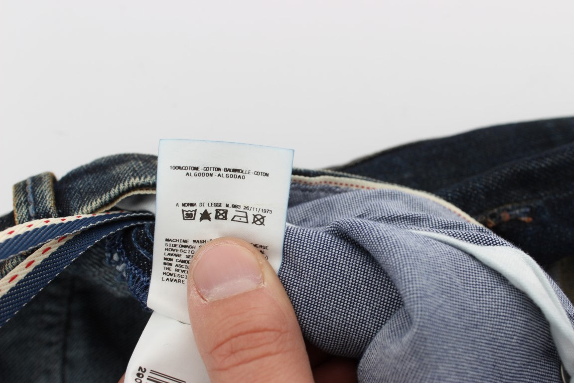 Acht Regular Straight Fit Jeans aus Baumwolle in blauer Waschung