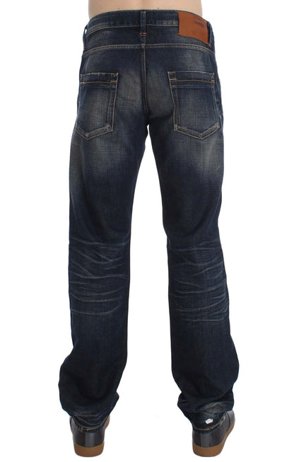 Acht Straight Fit Jeans mit niedriger Taille in blauer Waschung