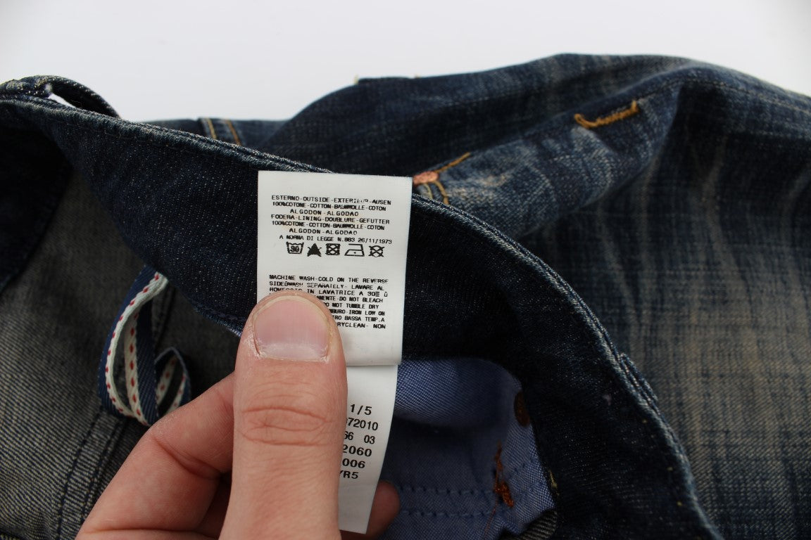 Acht Straight Fit Jeans mit niedriger Taille in blauer Waschung