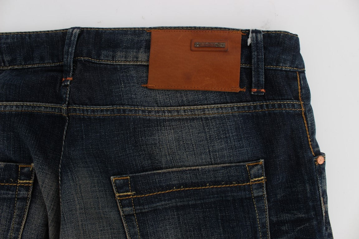 Acht Straight Fit Jeans mit niedriger Taille in blauer Waschung
