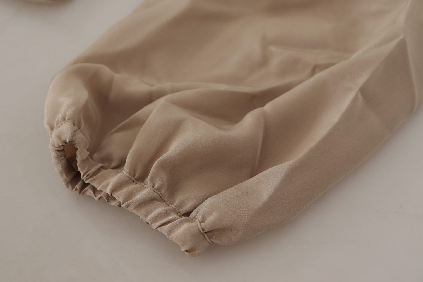 Dolce &amp; Gabbana – Bluse mit Ascot-Kragen und braunem Bund