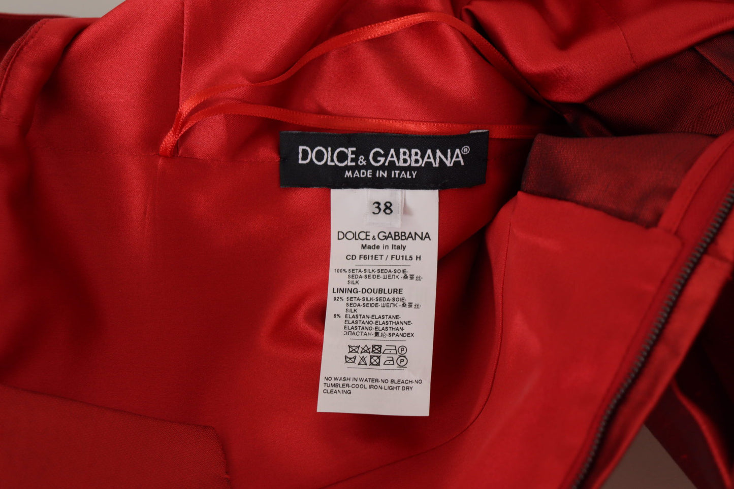 Dolce &amp; Gabbana Rotes A-Linien-Kleid aus plissierter Satinseide