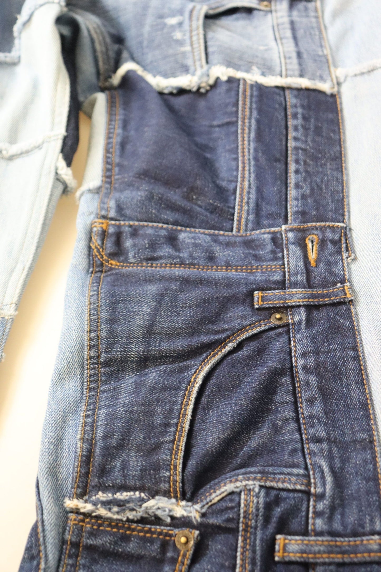 Dolce &amp; Gabbana Mehrfarbige Patchwork-Jeans mit hoher Taille