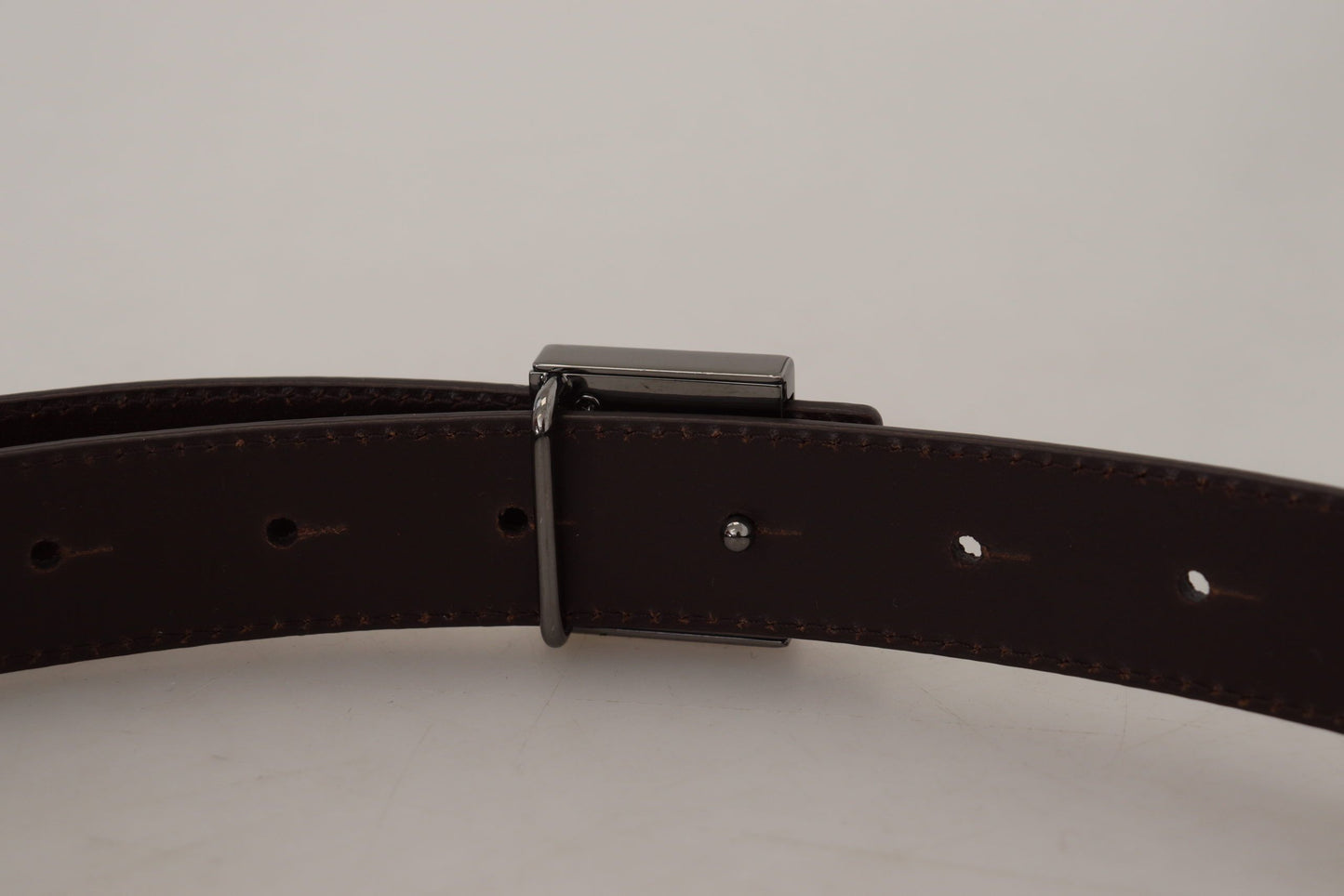 Dolce &amp; Gabbana Gürtel aus goldenem Leder mit silberner quadratischer Metallschnalle