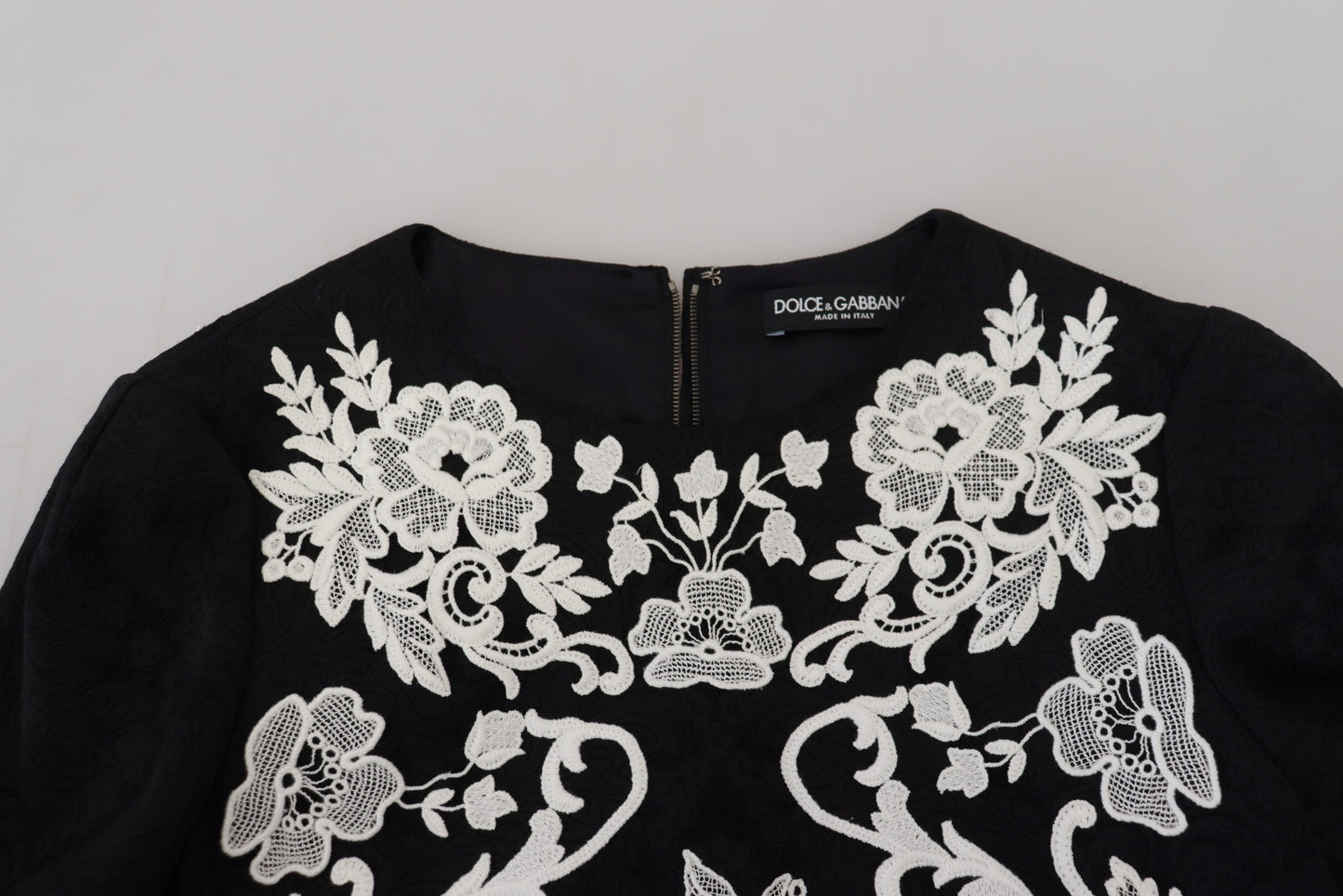 Dolce &amp; Gabbana – Schwarzes A-Linien-Kleid mit halblangen Ärmeln und Spitzenbesatz