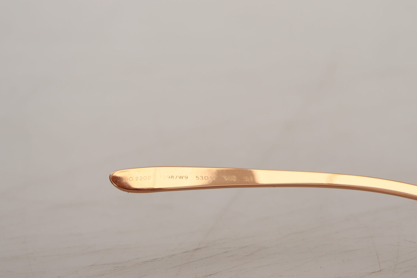 Dolce &amp; Gabbana DG2202 Sonnenbrille mit Roségold-Paillettenstickerei