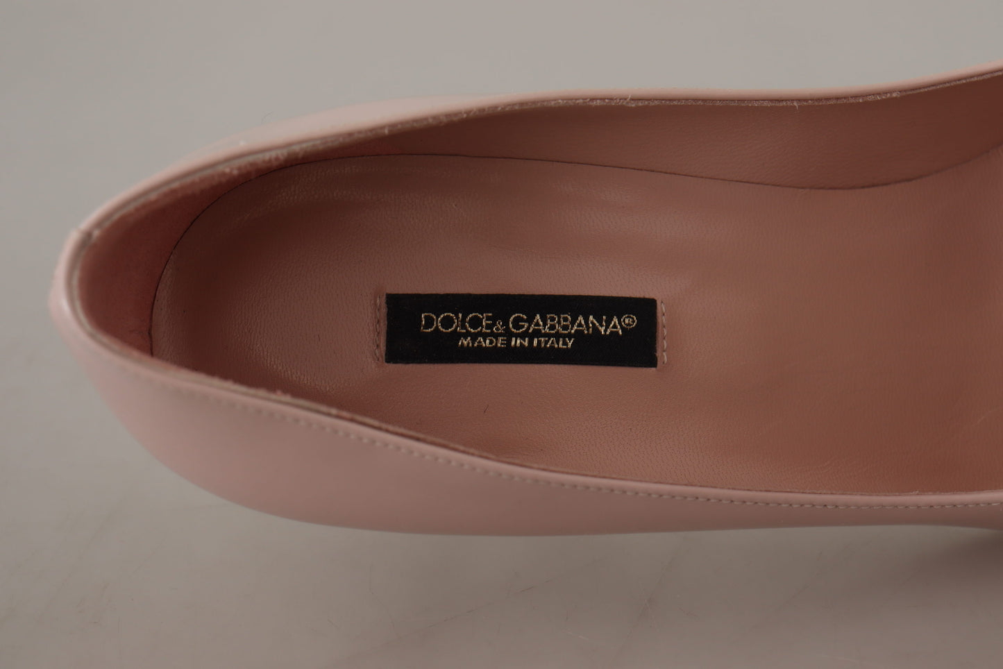 Dolce &amp; Gabbana – Pumps aus rosa Lackleder mit Kitten Heels