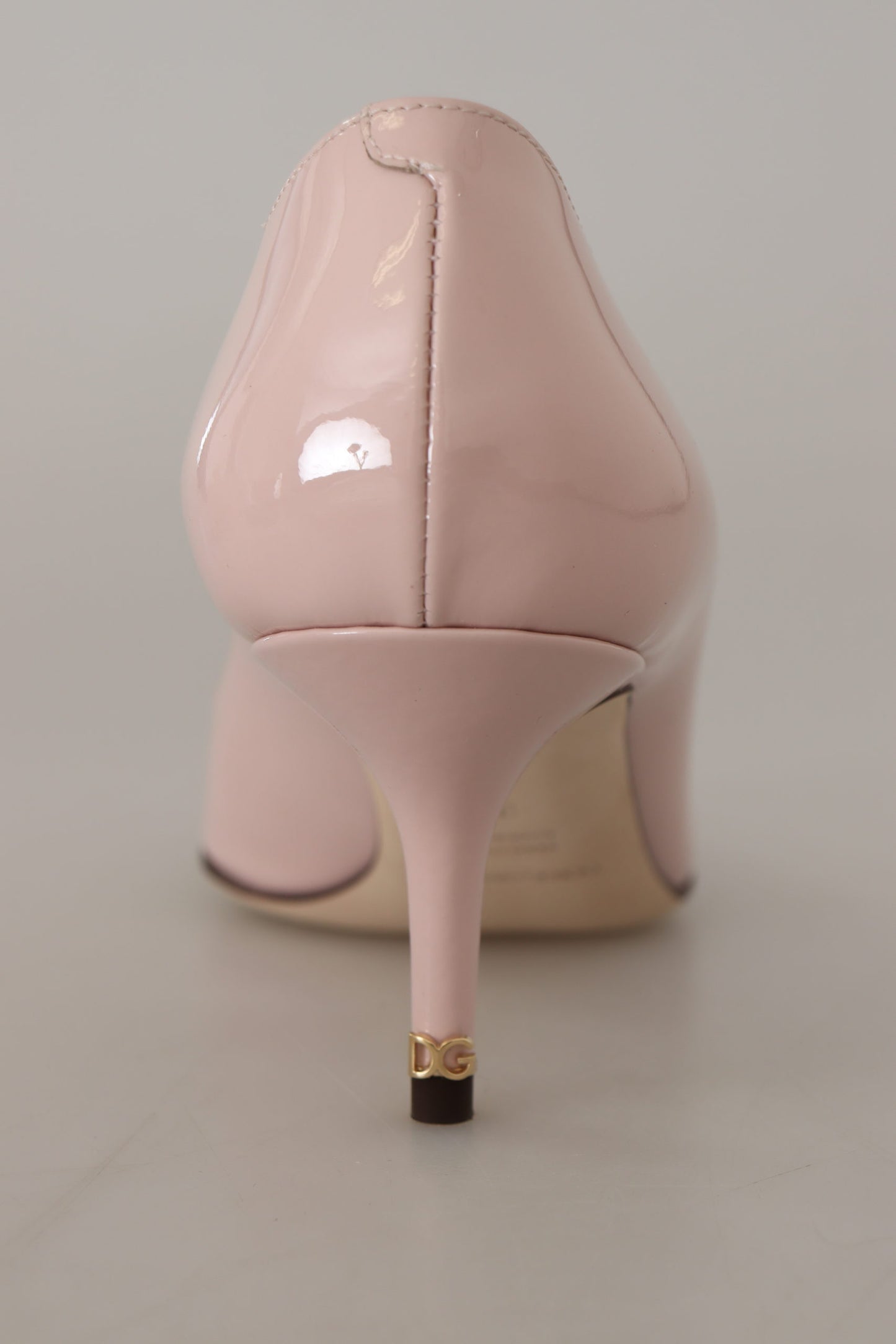 Dolce &amp; Gabbana – Pumps aus rosa Lackleder mit Kitten Heels