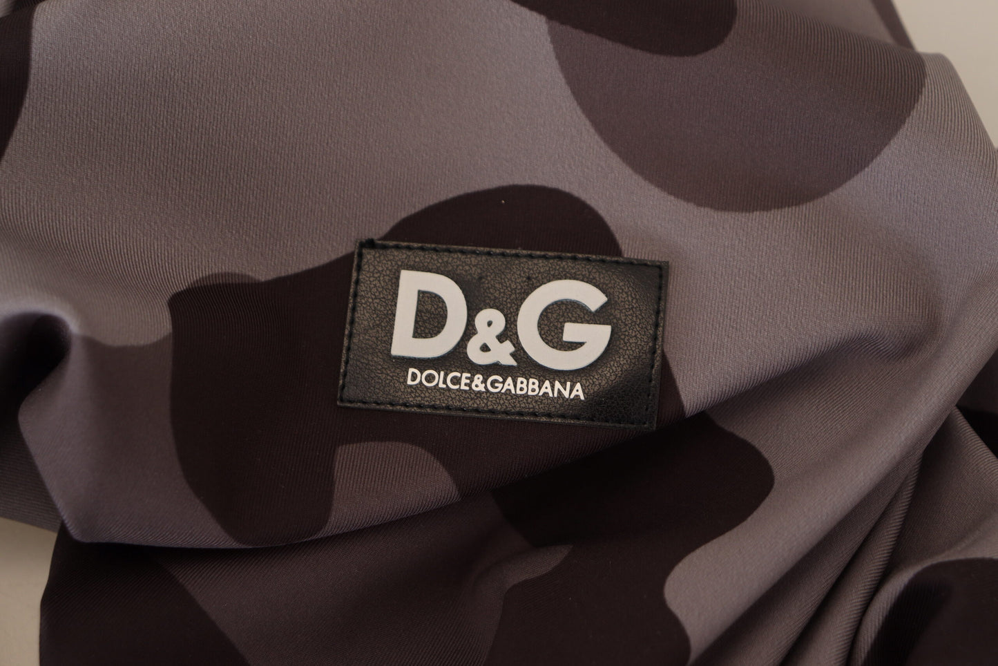 Dolce &amp; Gabbana Grau gemusterte Polyester-Neoprenanzug-Bademode