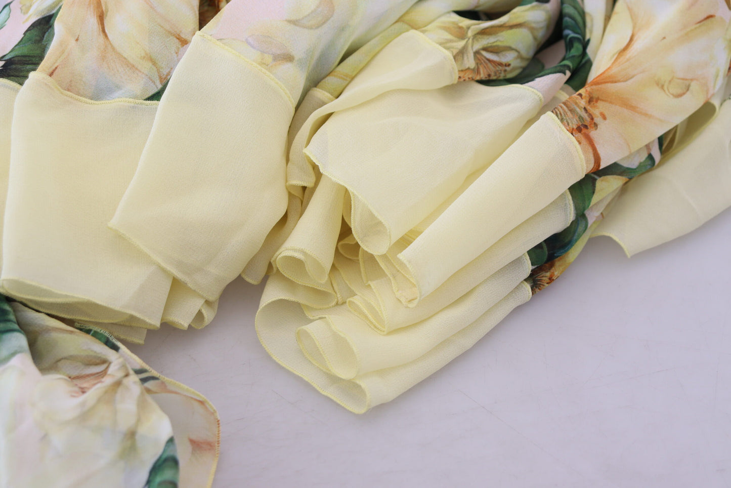 Dolce &amp; Gabbana, langes Maxikleid aus mehrfarbiger Seide mit Blumendruck