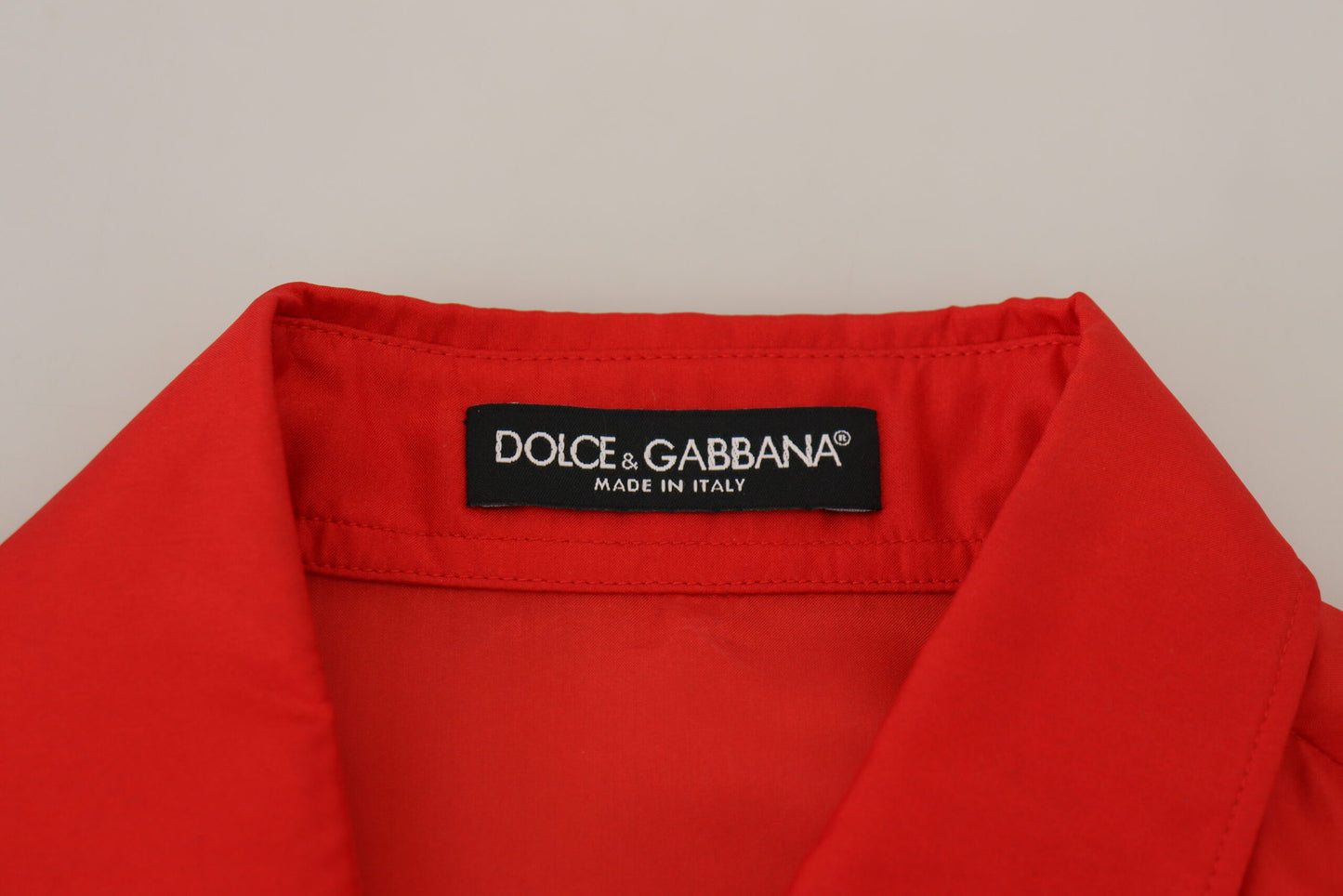 Dolce &amp; Gabbana – Rotes Hemdoberteil aus Seide mit Kragen und langen Ärmeln