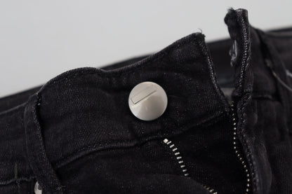 Acht Schwarze, schmal geschnittene Damen-Jeans aus Baumwolle mit niedriger Taille