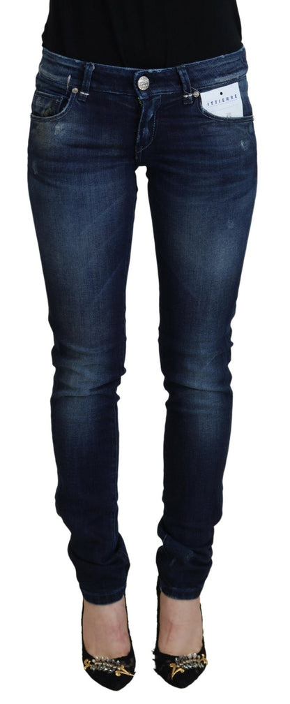 Acht Blaue, schmal geschnittene Damen-Jeans aus Baumwolle mit niedriger Taille