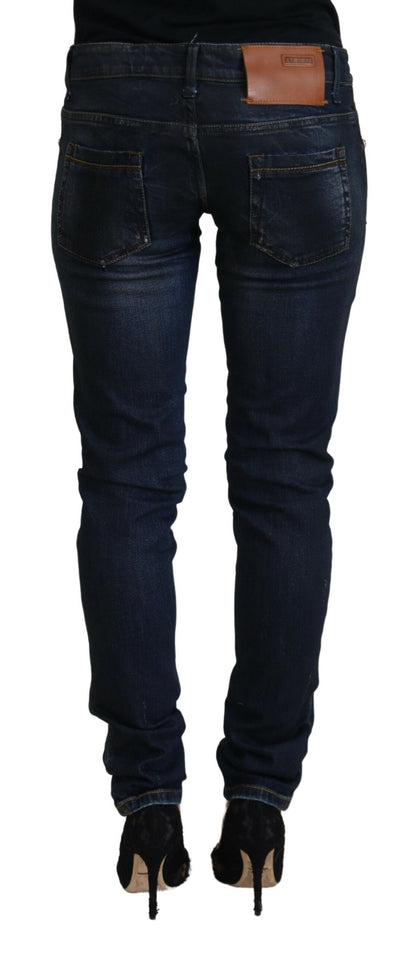 Acht Blaue, schmal geschnittene Damen-Jeans aus Baumwolle mit niedriger Taille