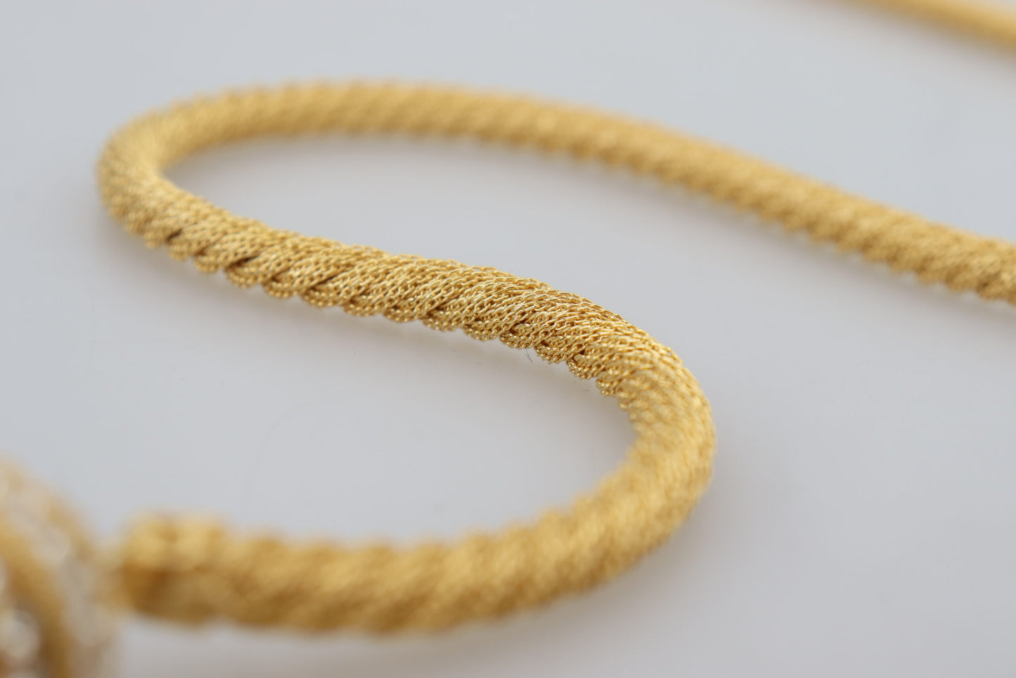 Dolce &amp; Gabbana – Statement-Halskette „Sicily“ aus goldenem Messing mit Kristallen