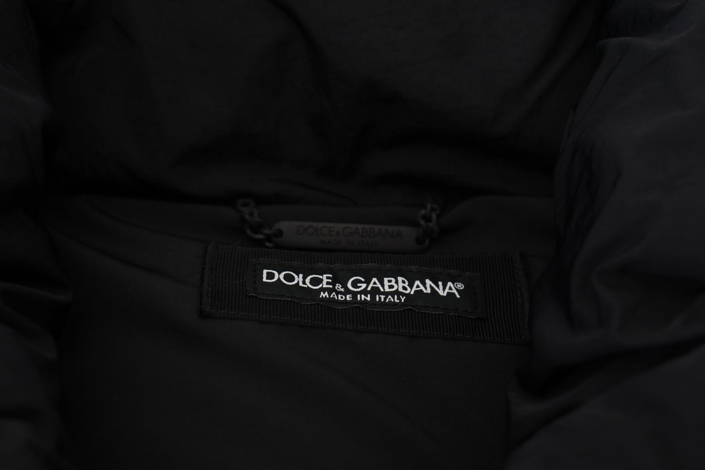 Dolce &amp; Gabbana – Schwarze ärmellose Jacke mit DG-Metallverzierung