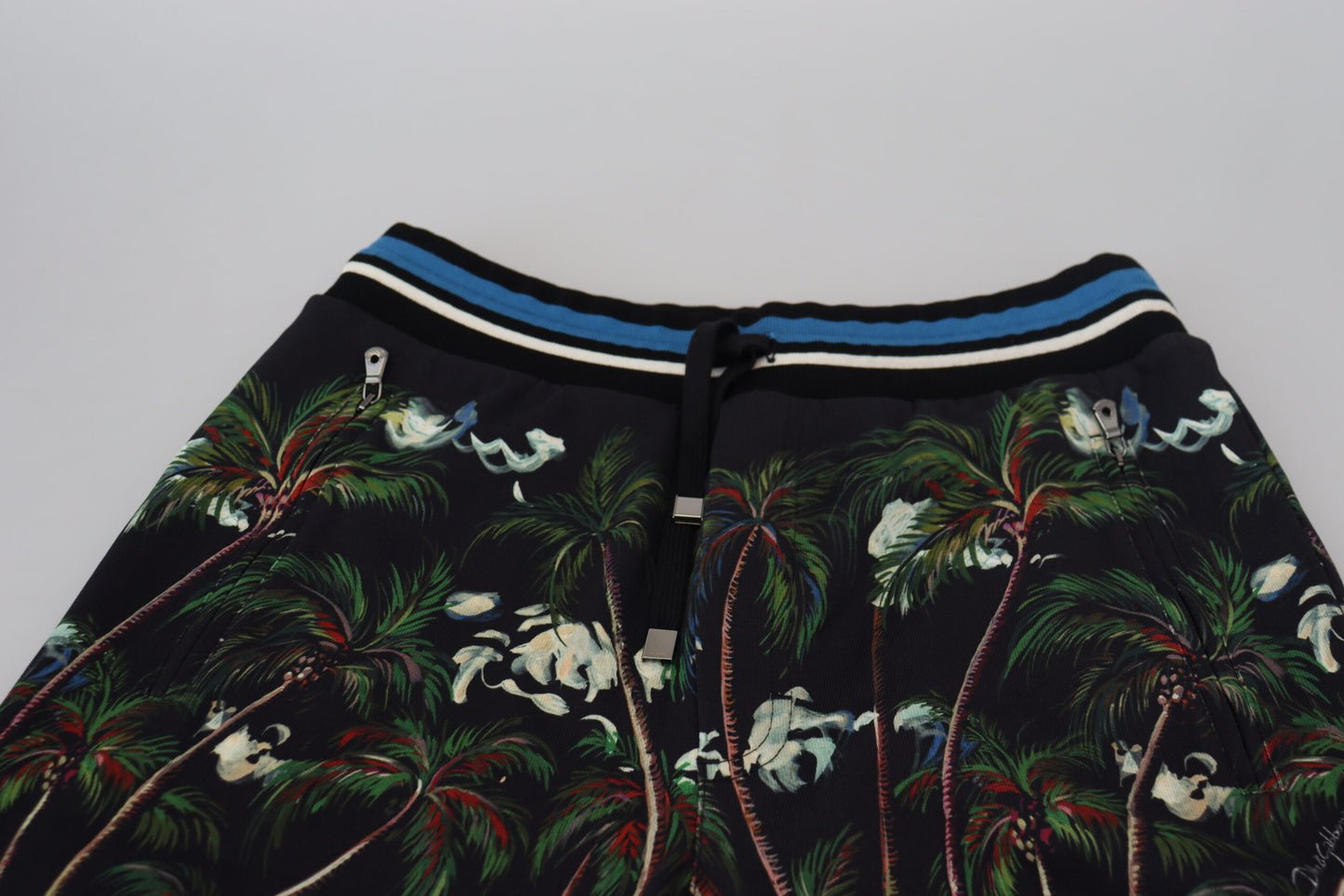 Dolce &amp; Gabbana – Freizeitshorts aus schwarzer Baumwolle mit Vulkan-Print