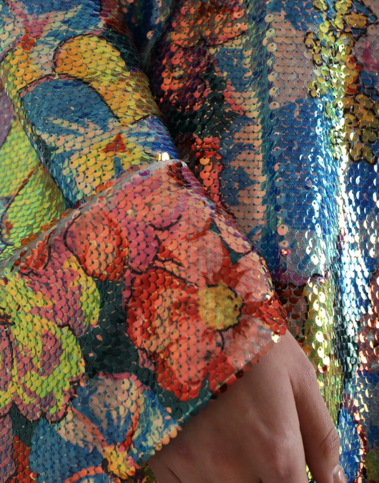 Dolce &amp; Gabbana – Mini-Etuikleid mit mehrfarbigem Blumenmuster und Pailletten