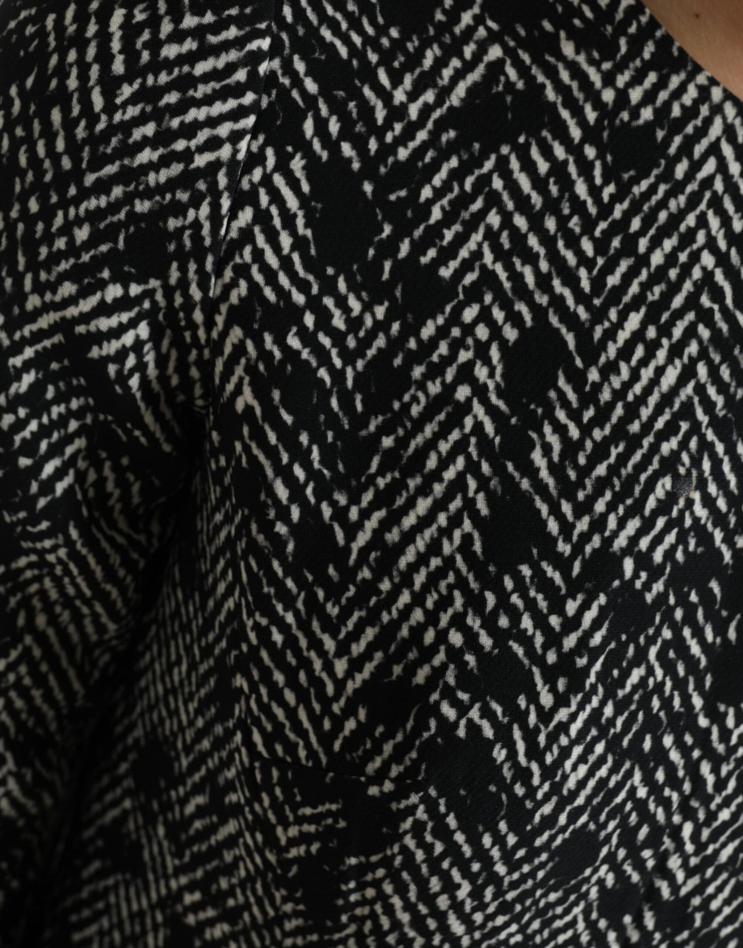 Dolce &amp; Gabbana – Schwarzes Chevron-Minikleid aus Polyester