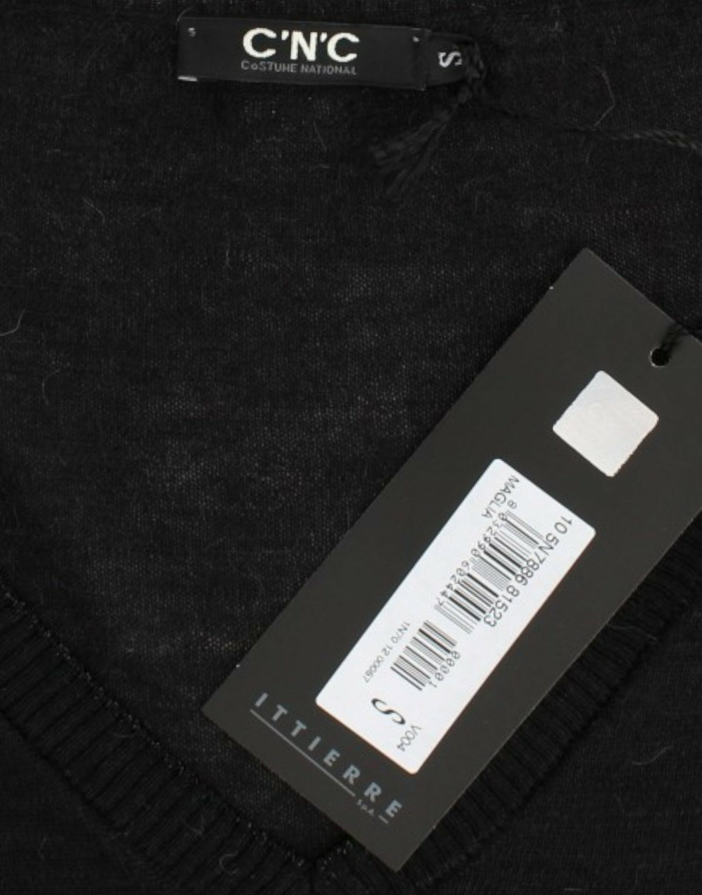 Costume National – Schwarzer, leichter Pullover mit V-Ausschnitt