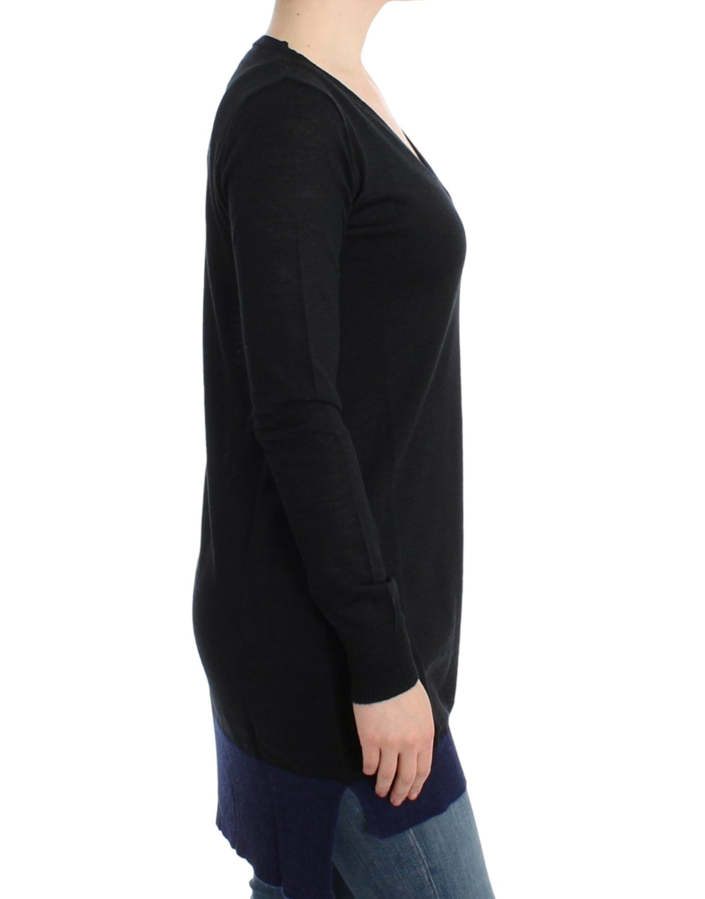 Costume National – Schwarzer, leichter Pullover mit V-Ausschnitt