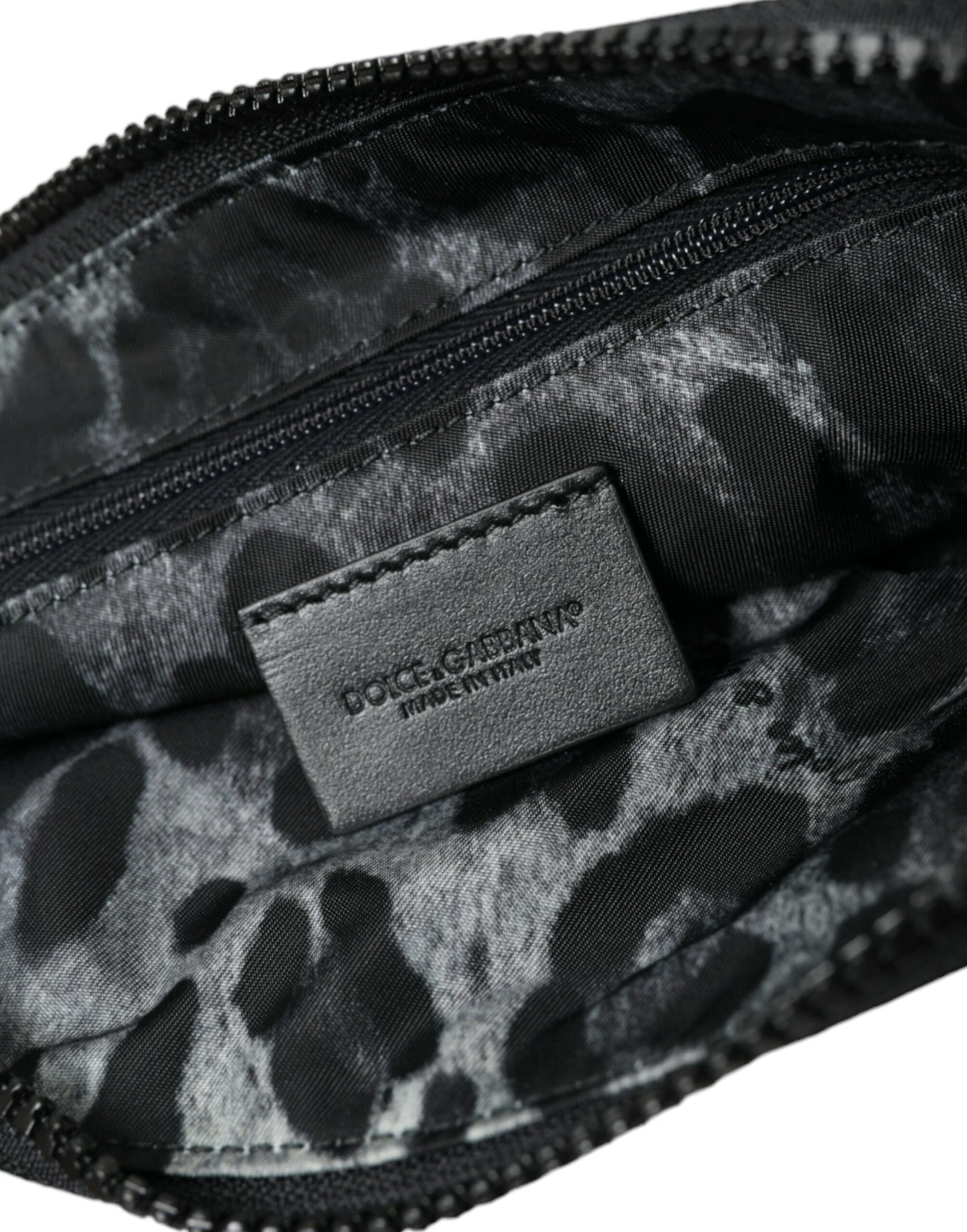 Dolce &amp; Gabbana – Schwarze Clutch aus Nylon mit Schlüsselanhänger und Logo-Plakette