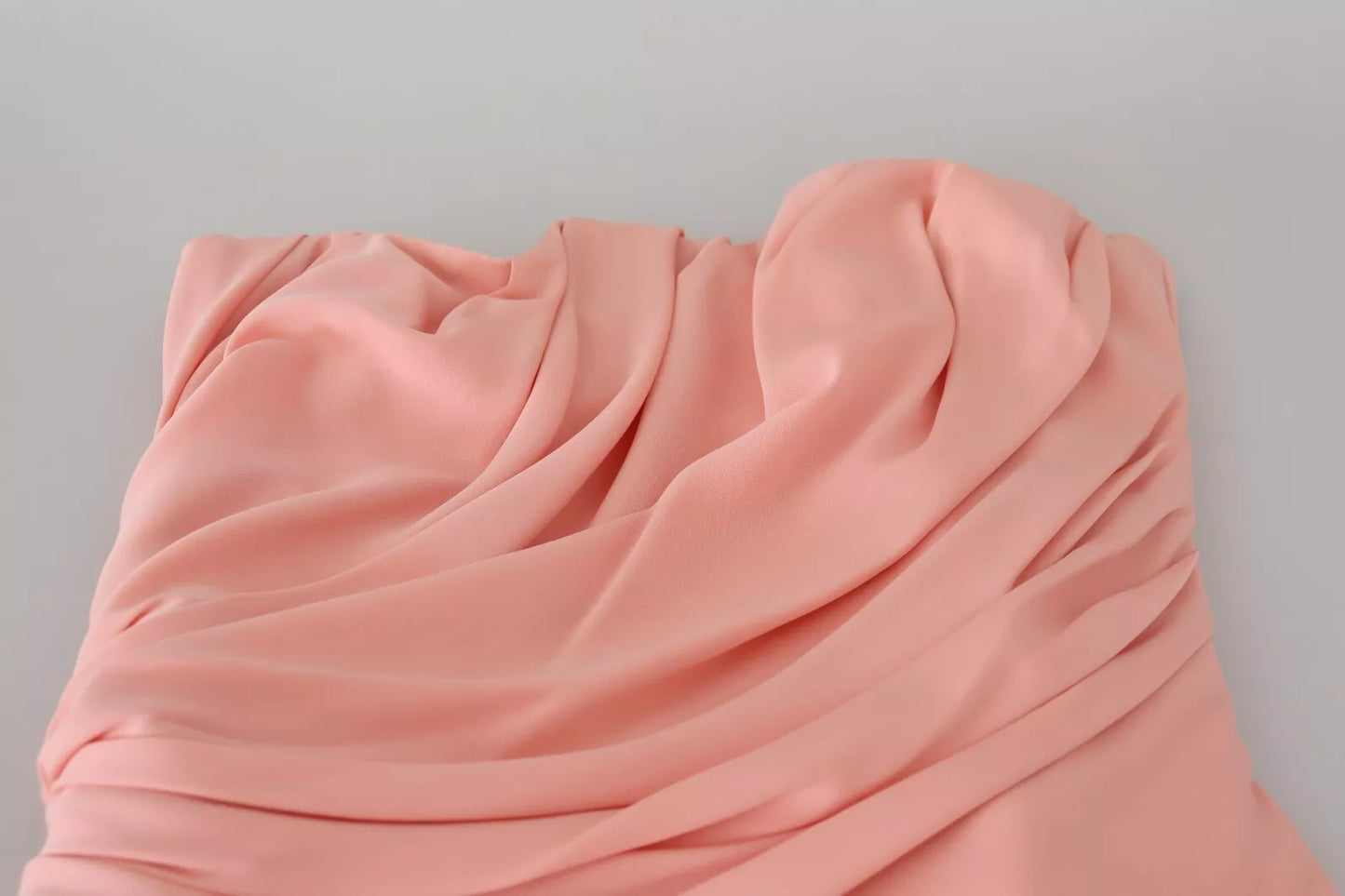 Dolce &amp; Gabbana – Trägerloses Etuikleid aus Stretch-Seide in Rosa