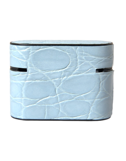 حافظة سماعات Airpods من دولتشي آند غابانا، مصنوعة من الجلد باللون الأزرق الفاتح، ومزينة بشعار معدني