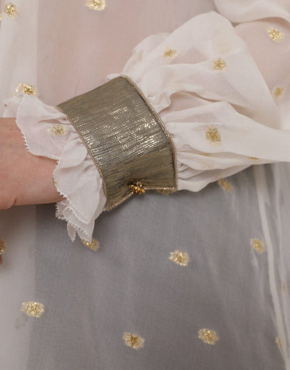 Dolce &amp; Gabbana Blusentop aus Seidenmischung mit Ascot-Kragen in Off-White