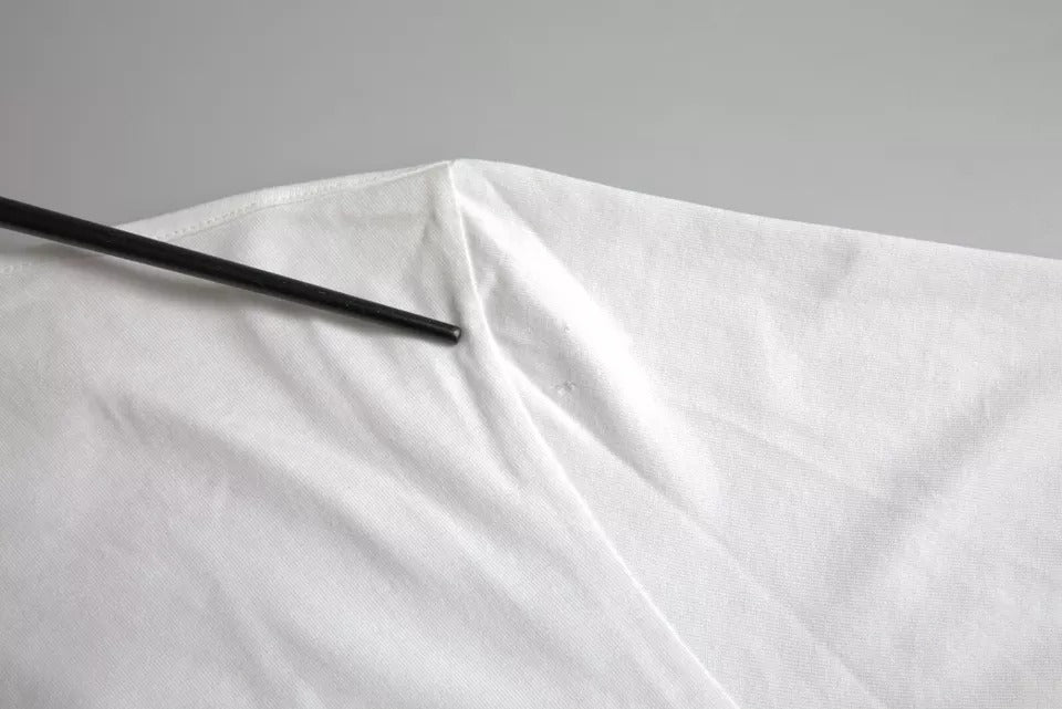 Dolce &amp; Gabbana – Weißes T-Shirt mit Rundhalsausschnitt und Logoprägung und kurzen Ärmeln