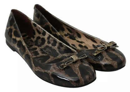 Dolce &amp; Gabbana – Ballerinas aus Leder mit Leopardenmuster in Braun