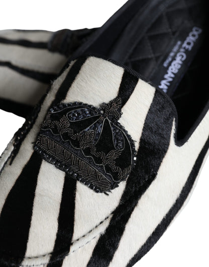 Dolce &amp; Gabbana – Slipper mit Kalbsfell in Schwarz und Weiß Herren Schuhe