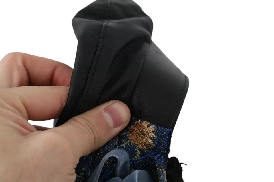 Dolce &amp; Gabbana Schiffermütze aus schwarzem Leder mit Kristallperlen und goldenem Band