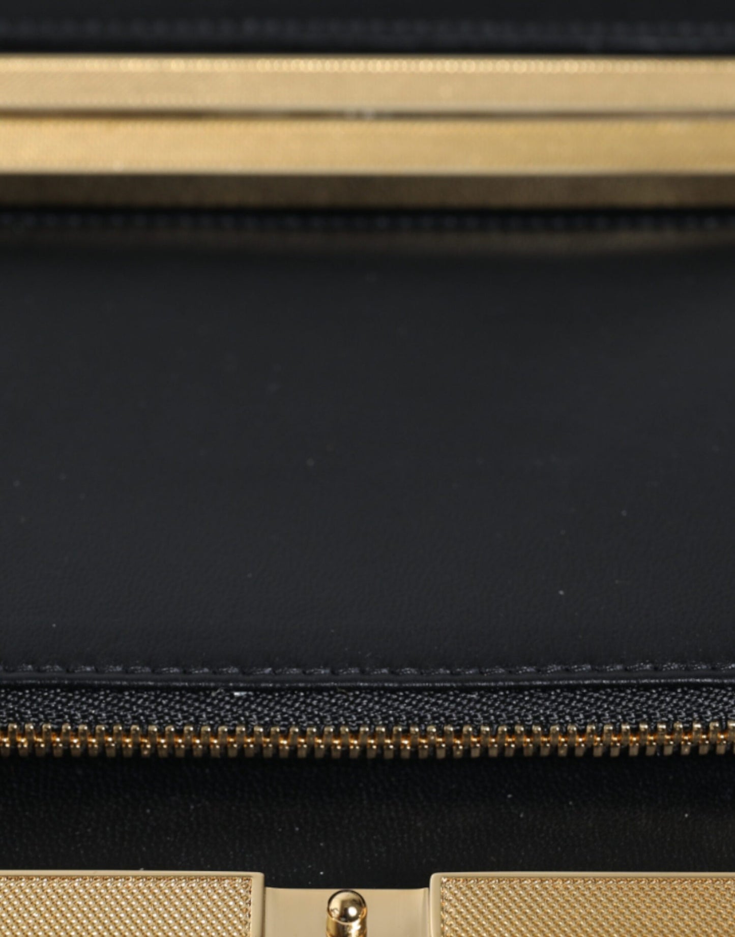 Dolce &amp; Gabbana – Clutch mit mehrfarbigem Blumenmuster und goldenem Rahmen, Abendtasche