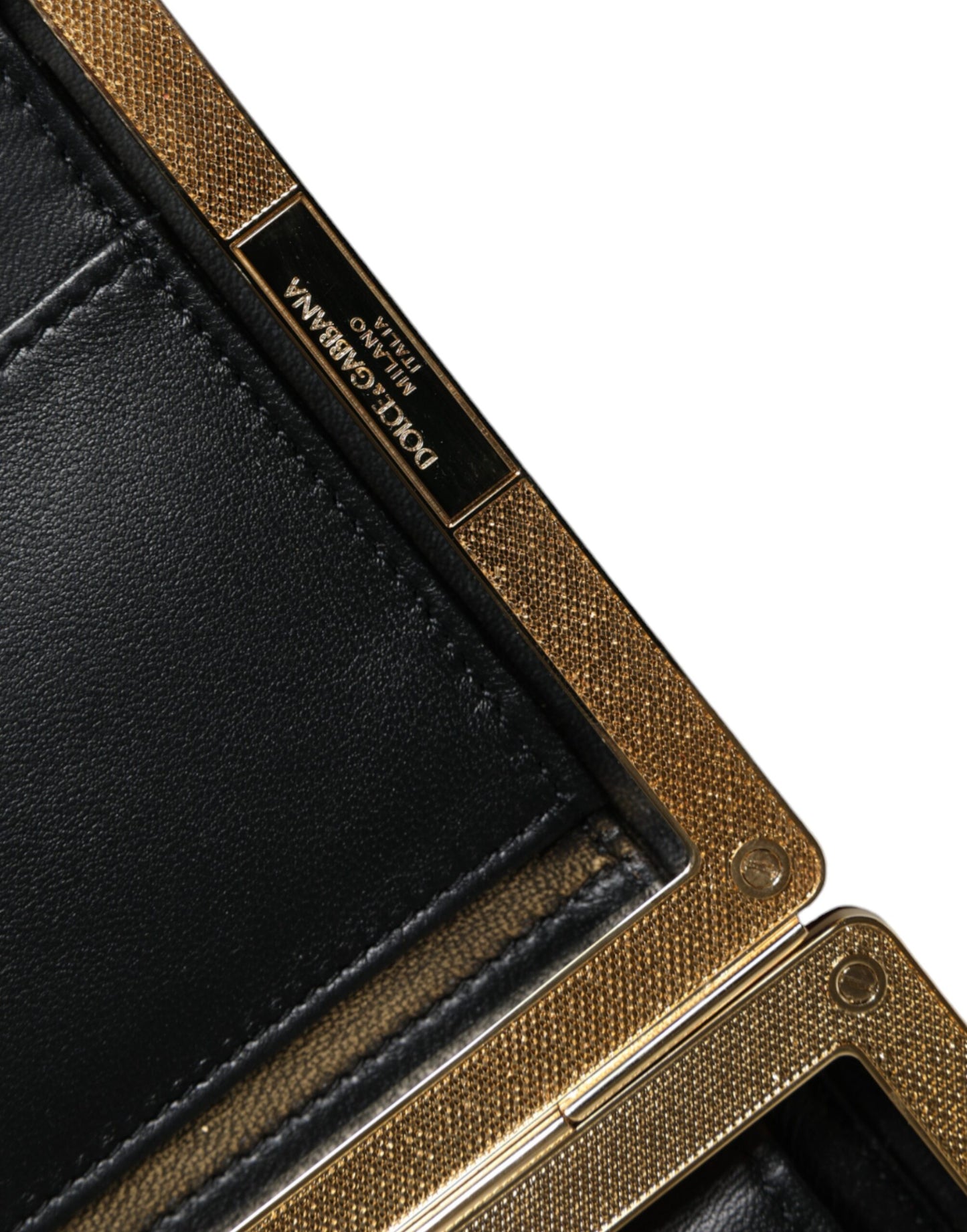 Dolce &amp; Gabbana – Bordeauxfarbene Clutch-Abendtasche aus Samt mit Goldrahmen